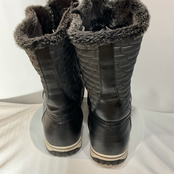 Sporto Alaska black quilted snow boots w/lace-up design w/sturdy metal d-rings - Picture 6 of 13